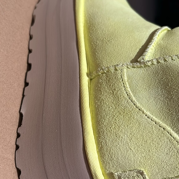 Ugg classic ultra mini platform boots in Pearfect yellow - Picture 5 of 6